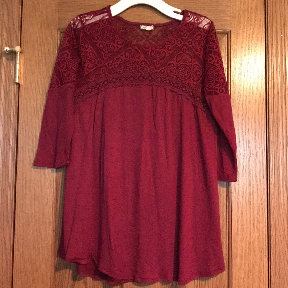 Like New Vanity Lace Top